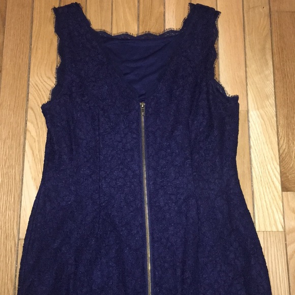 Navy lace dress - Picture 4 of 4
